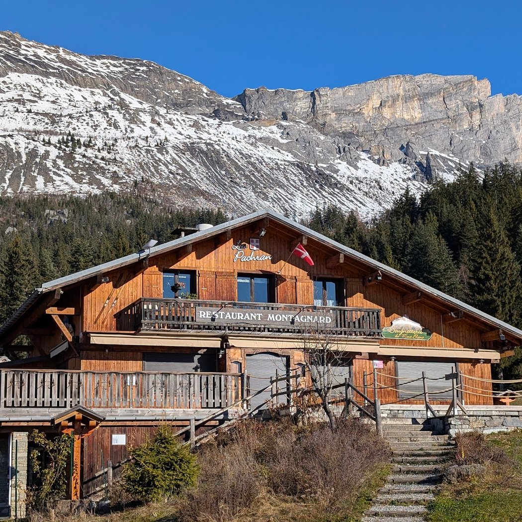 Natural campsite and motorhome location of Passy Plaine Joux 2